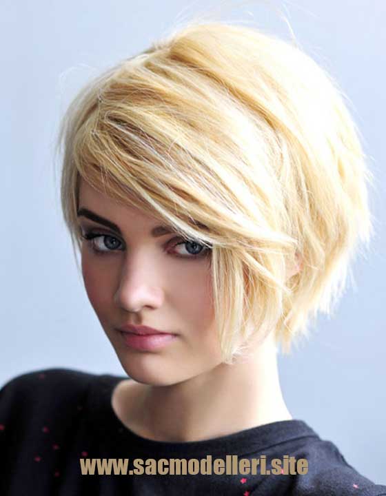 Asimetrik Sarı Kısa Saç Modeli
