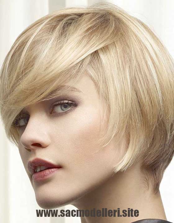 Saçaklı Sarı Kısa Saç Modeli