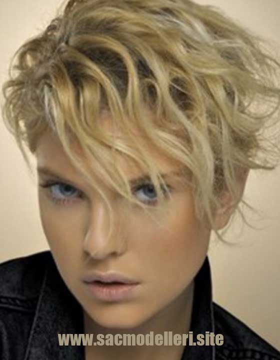 Punk Sarı Kısa Saç Modeli