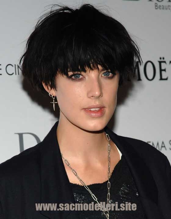 Pixie Siyah Kısa Saç Modeli
